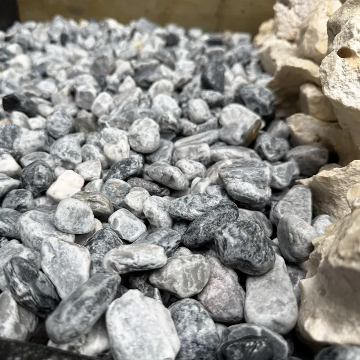 TAIKOH マーブルグレータンブル 8分 20-30mm 10kg 化粧砂利 グレー 灰色 白 ホワイト 玉石 中