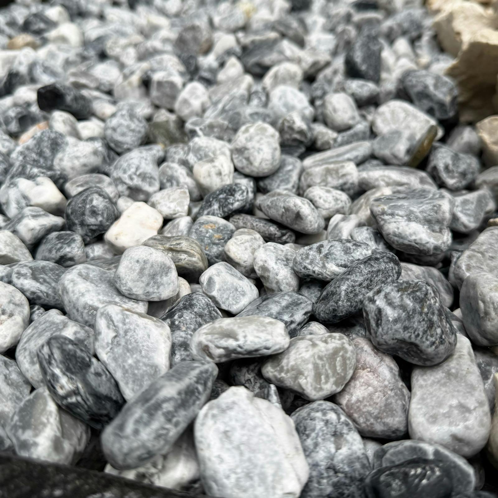 TAIKOH マーブルグレータンブル 8分 20-30mm 10kg 化粧砂利