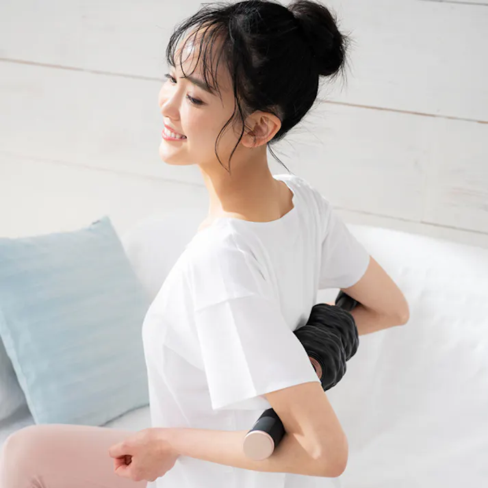 【岩崎恭子プロデュース Breast Top パーフェクトローラー(コードレス電動スティックローラー)】 ちあふる 岩崎恭子監修 Perfect Roller ボディメンテナス 筋膜 リリース ストレッチ 首 肩 背中 背面ケア 僧帽筋 広背筋 JAN:4562264774319