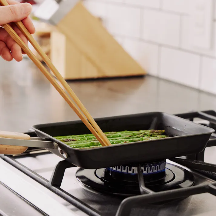 【日本製】enzo 鉄玉子焼き12 × 19cm 燕三条 EN-014 鉄製 玉子焼き器 #4903779134395 和平フレイズ