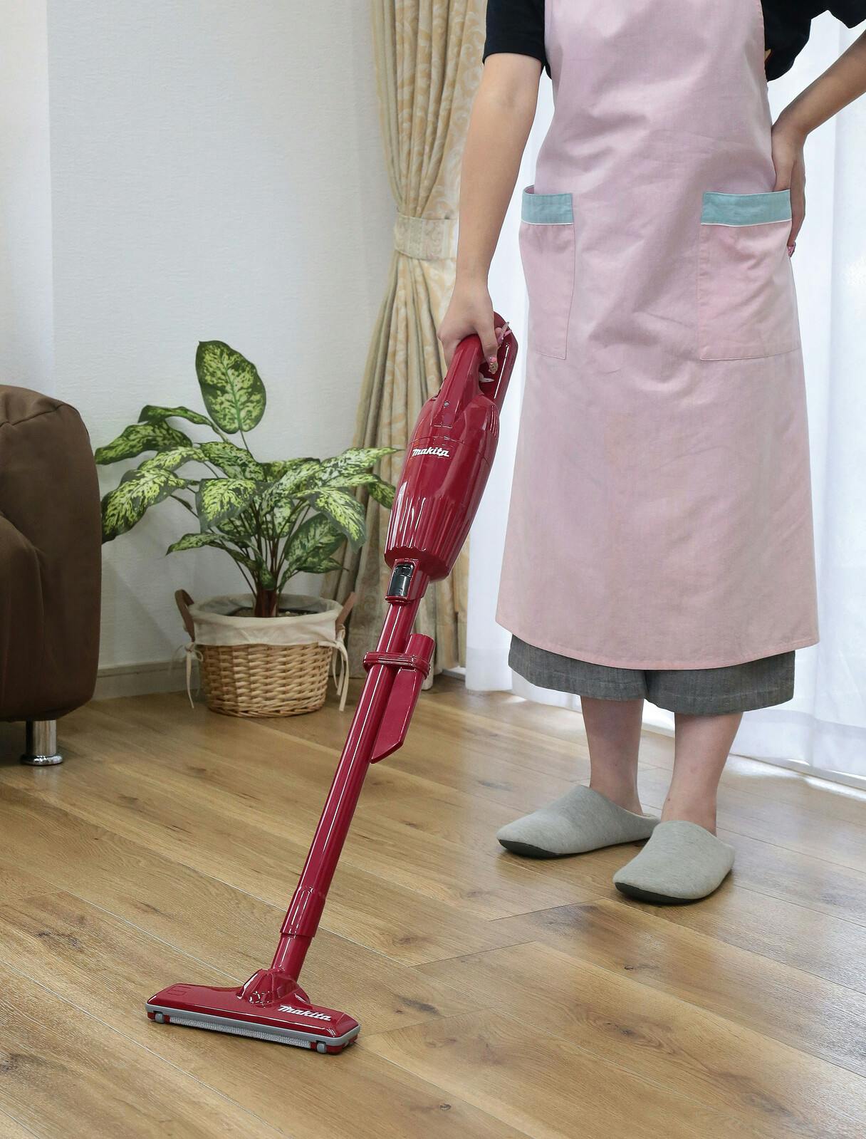 日本製 マキタ makita の コードレス クリーナー 掃除機 スティック