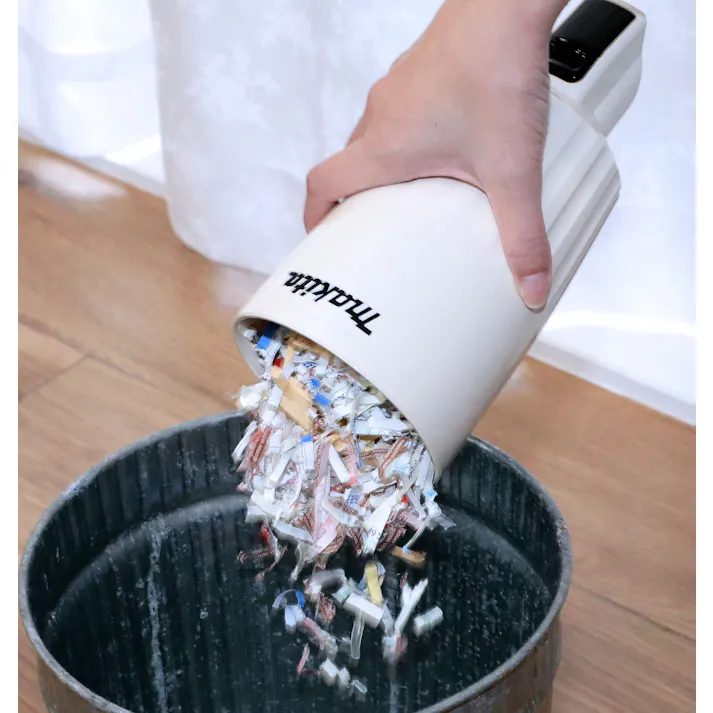 マキタ Makita 掃除機 日本製 コードレスクリーナー 充電式 軽量ボディ(レッド)Li-ion 10.8V 2.0Ah バッテリ内蔵式モデル 充電器付 #0088381753197 flife