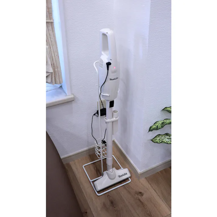 マキタ Makita 掃除機 日本製 コードレスクリーナー 充電式 軽量ボディ(レッド)Li-ion 10.8V 2.0Ah バッテリ内蔵式モデル 充電器付 #0088381753197 flife