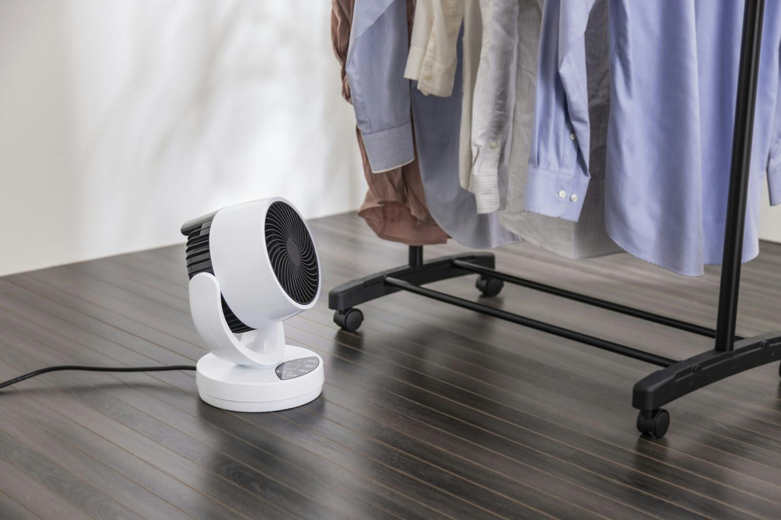 1台4役 ひえぽか温冷扇／ホワイト 温風ヒーター 暖房 サーキュレーター