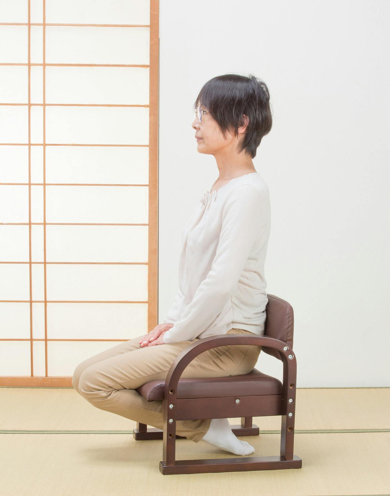 座椅子　天然木 日本製 天然木立ち座り楽ちん座椅子 1脚｜ファミリー・ライフ