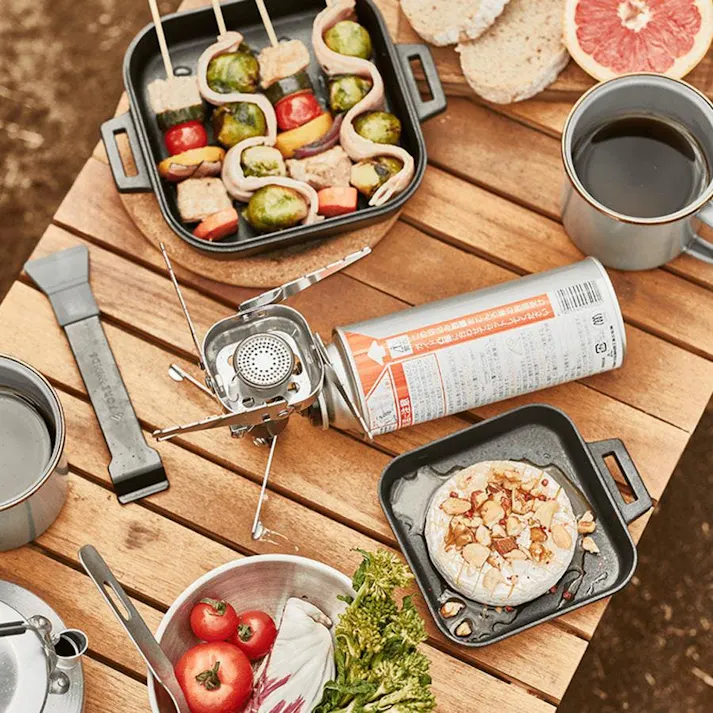 イワタニ コンパクトキャンプストーブ シングルバーナー 折りたたみ 折り畳み コンパクト 卓上 アウトドア キャンプギア ジュニアコンパクトバーナー対応 キャンプ道具 調理器具 アウトドアコンロ 岩谷産業 FW-CS01-JP