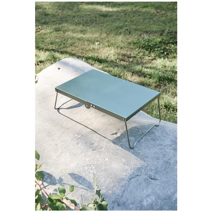 ミニテーブル 折りたたみ アウトドア 折りたたみテーブル ミニ 軽量 キャンプテーブル コンパクト ソロ 折り畳みテーブル ローテーブル おしゃれ アウトドアテーブル 小さめ 小さい 軽い 携帯 屋外 アルミ32*21*12.5cm