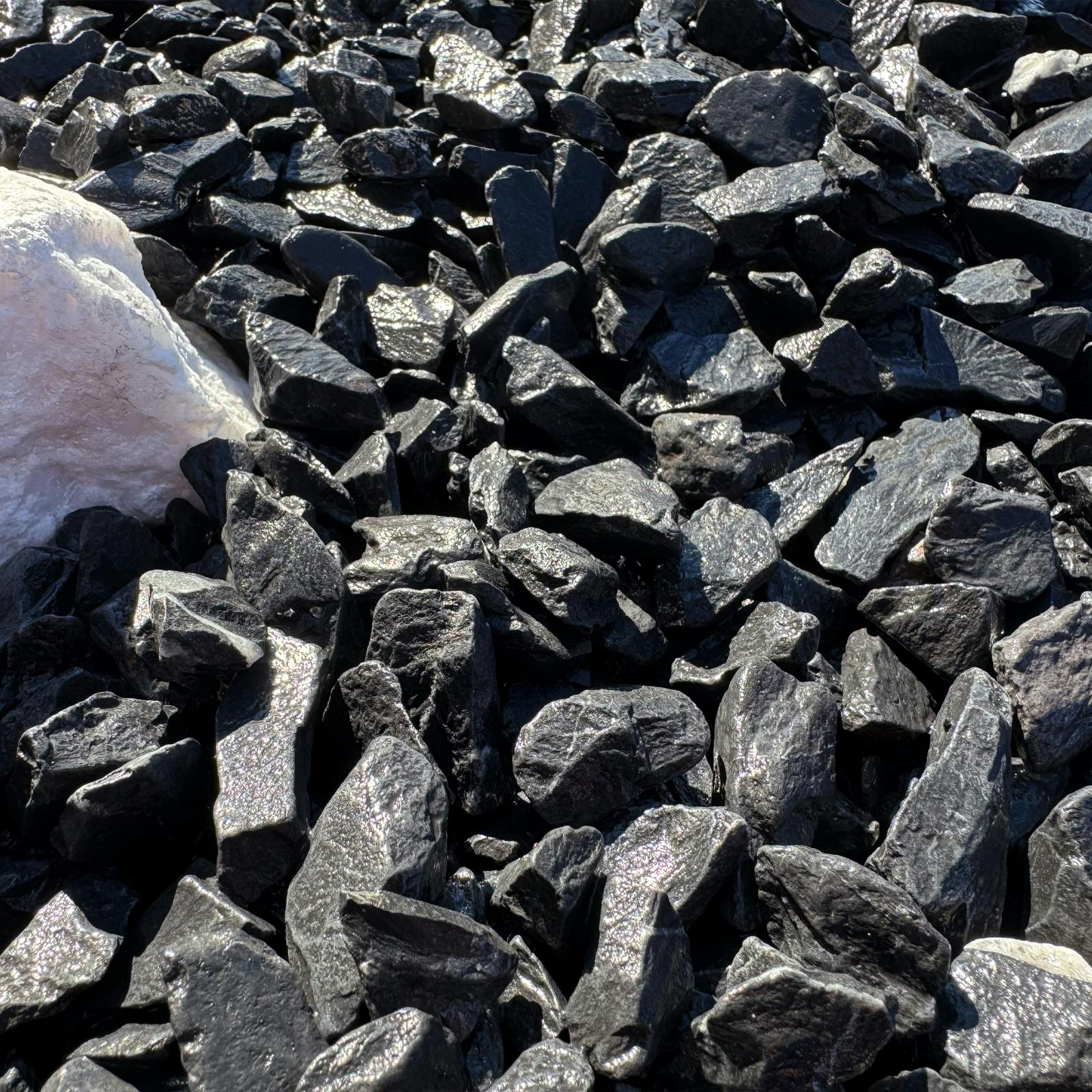 TAIKOH アッシュブラック 5分 15-20mm 10kg 化粧砂利 グレー 黒