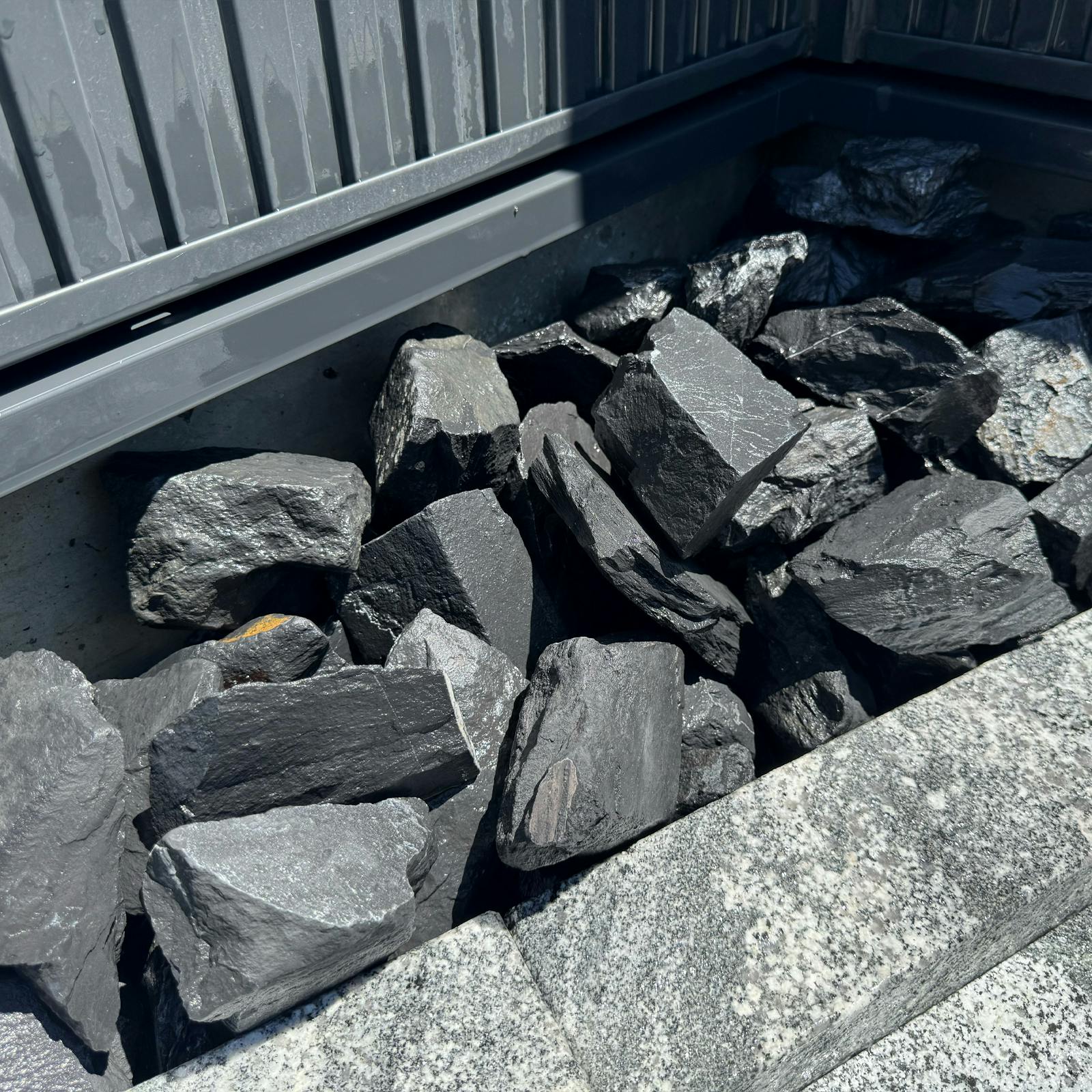 TAIKOH アッシュブラックロック 90-120mm 20kg 天然大理石 ロック 景石