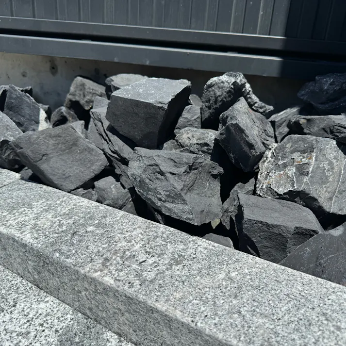 TAIKOH アッシュブラックロック 90-120mm 20kg 天然大理石 ロック 景石 ブラック 黒 割栗 中