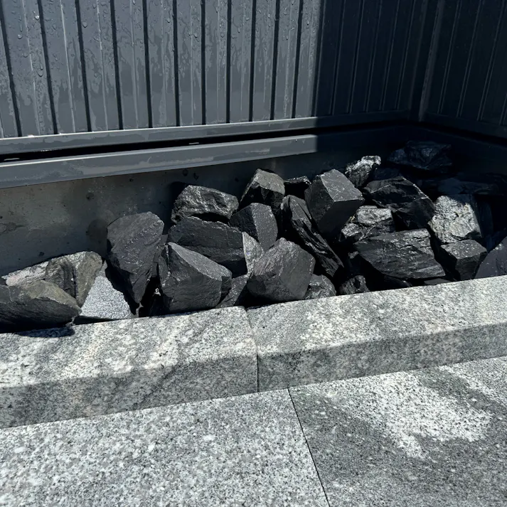 TAIKOH アッシュブラックロック 90-120mm 20kg 天然大理石 ロック 景石 ブラック 黒 割栗 中