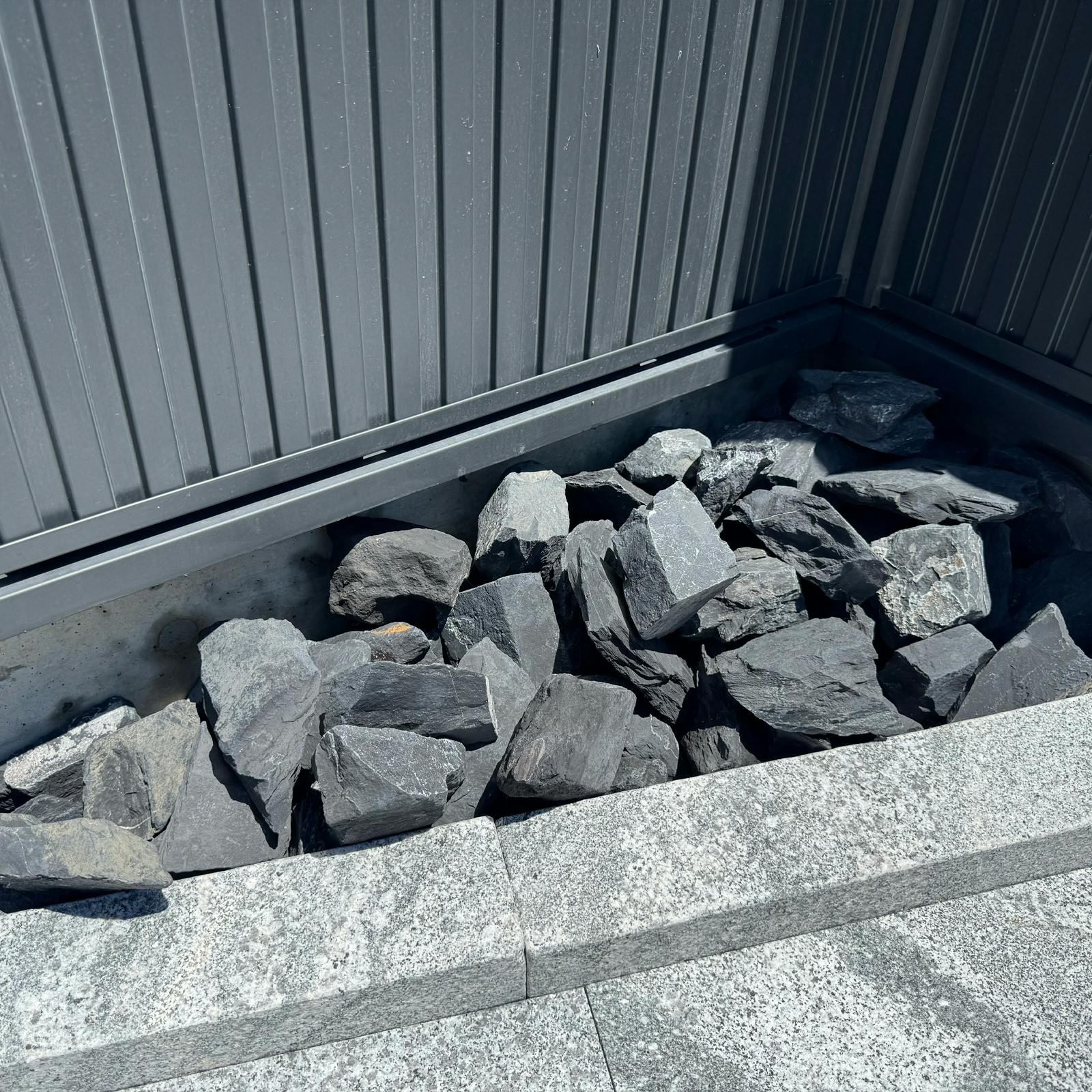 TAIKOH アッシュブラックロック 90-120mm 20kg 天然大理石 ロック 景石