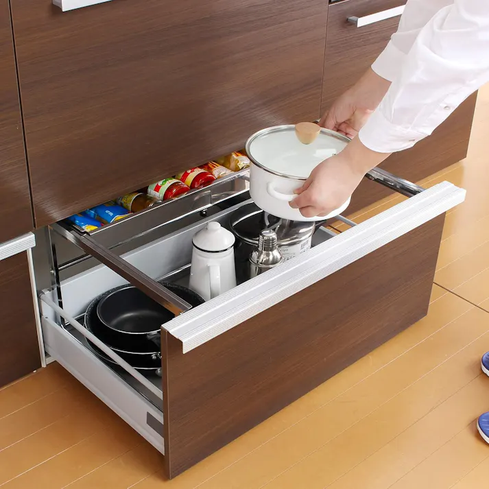 21027(YK-27)シンク下 引き出し 収納ラック 幅伸縮式 「Lサイズ」 ステンレス棚 燕三条製 川口工器( シンク下収納 引出し スライドラック シンク下スライド 棚 ラック 収納 キッチン収納 キッチンラック コンロ下収納 システムキッチン 日本製 )