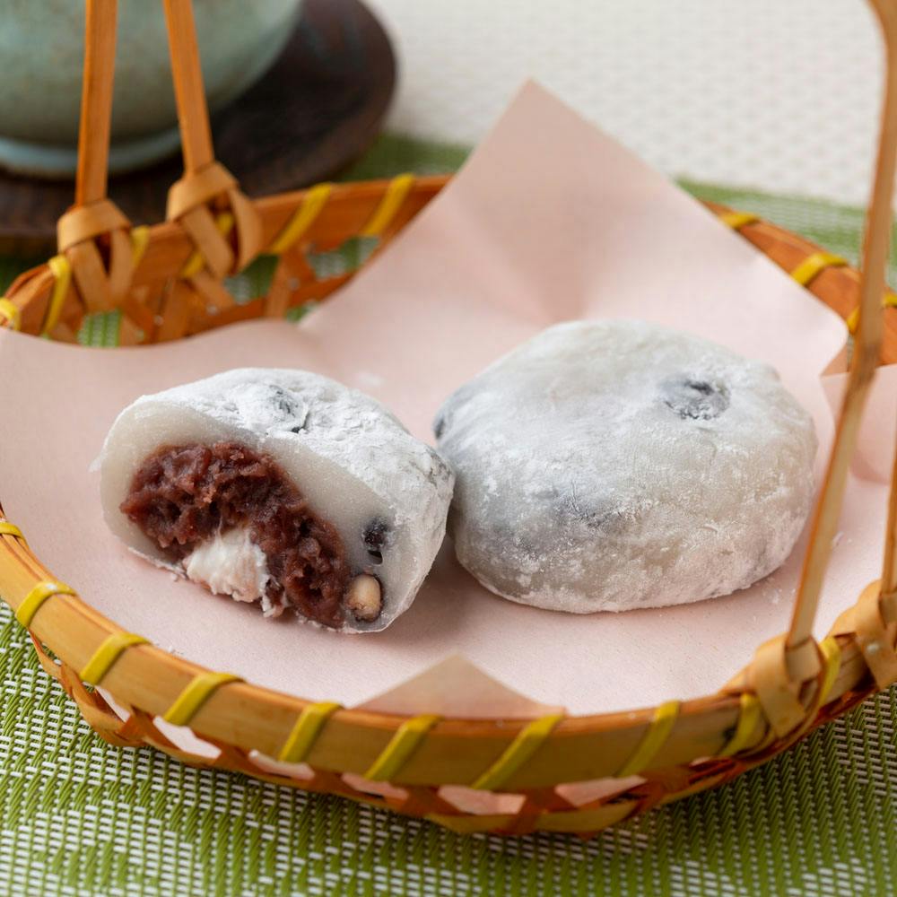 冷凍】岡山 大正9年創業「おもちの黒川」生クリーム入り豆塩大福 送料