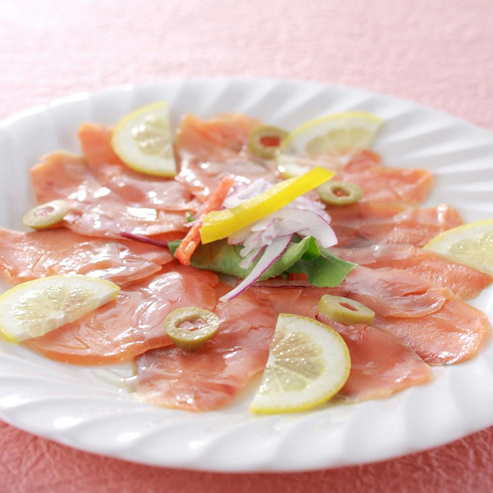 冷凍】北海道産 秋鮭使用スモークサーモン F (80g×10) 送料込み 食品