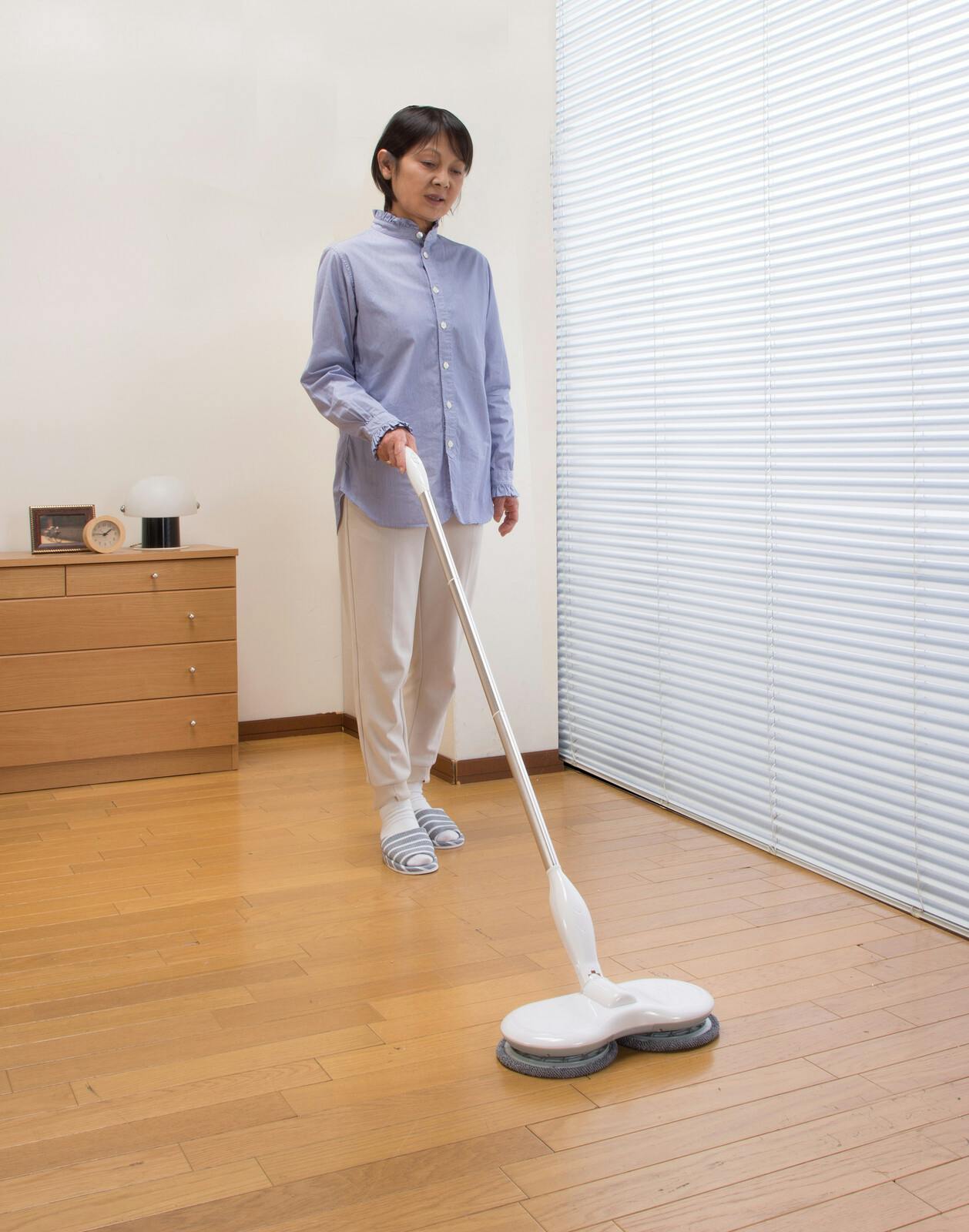 充電式くるくるツインモップ スピンマジック 8点セット 送料込み ＃flife-4589978101811 モップ・フロアモップ