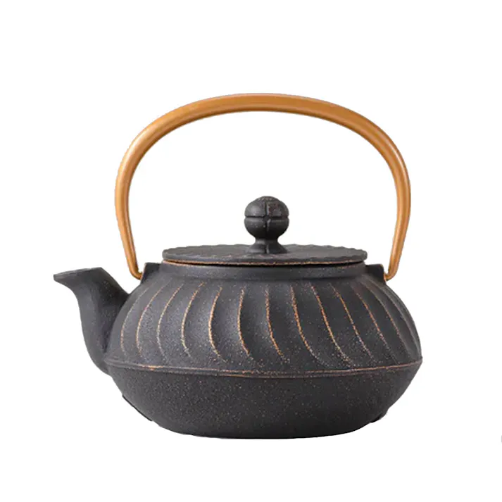 岩鋳 急須 5型 波 金 黒 ツル金 650ml 茶こし付き 南部鉄器 44047【南部鉄 鉄急須 茶道具 茶漉し 内面ホーロー加工 日本製】