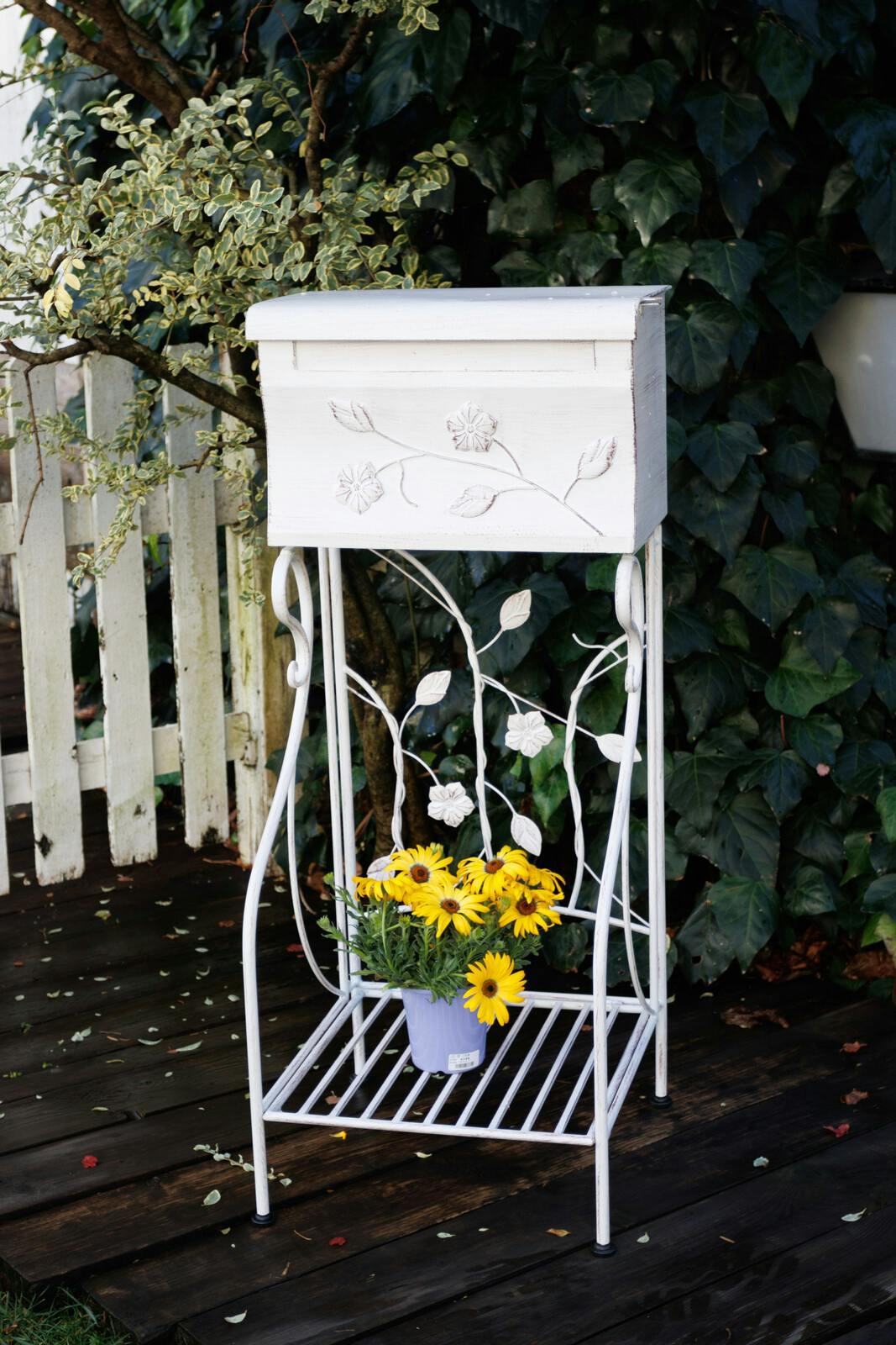 スタンド付きフラワーモチーフポスト ホワイト 送料込み ＃flife