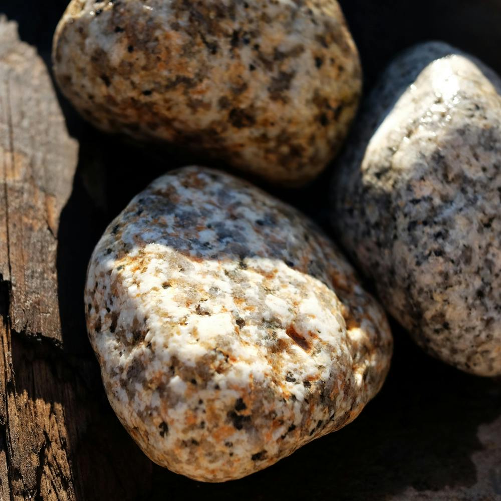 TAIKOH 伊勢ゴロタ 3寸-4寸 90-120mm 20kg 国産 化粧砂利 錆 さび サビ 大