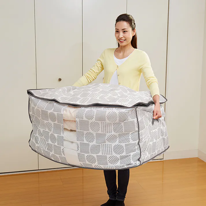 【布団・こたつ布団収納袋 北欧柄 A-02 1枚入りお得な3枚セット】 ちあふる ホコリを防ぎ、おしゃれに収納 落ち着いたグレーカラーでお洒落な雰囲気に 通気性のよい不織布製 中身がわかる透明窓付き JAN:4989409102576