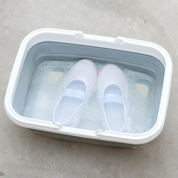 クリーニング屋さんの白さ際立つスニーカー上履き洗剤 160g】 ちあ