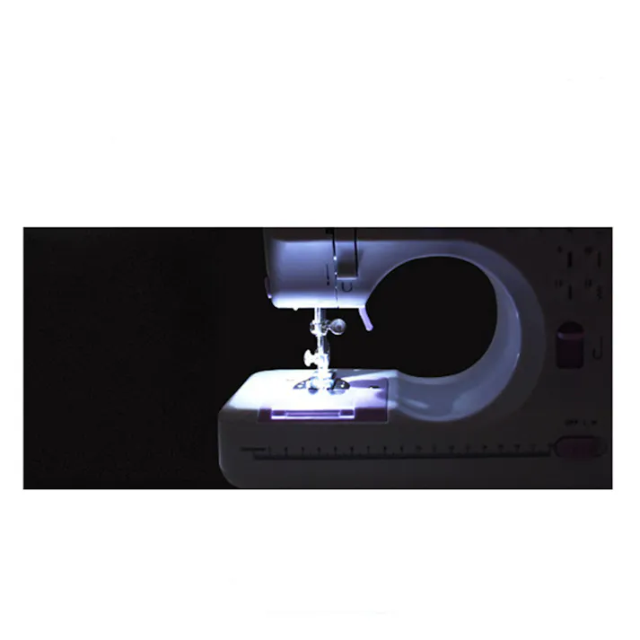 新電動コンパクトミシン ホワイト 持ち運び楽々 送料込み #flife-4582596306057