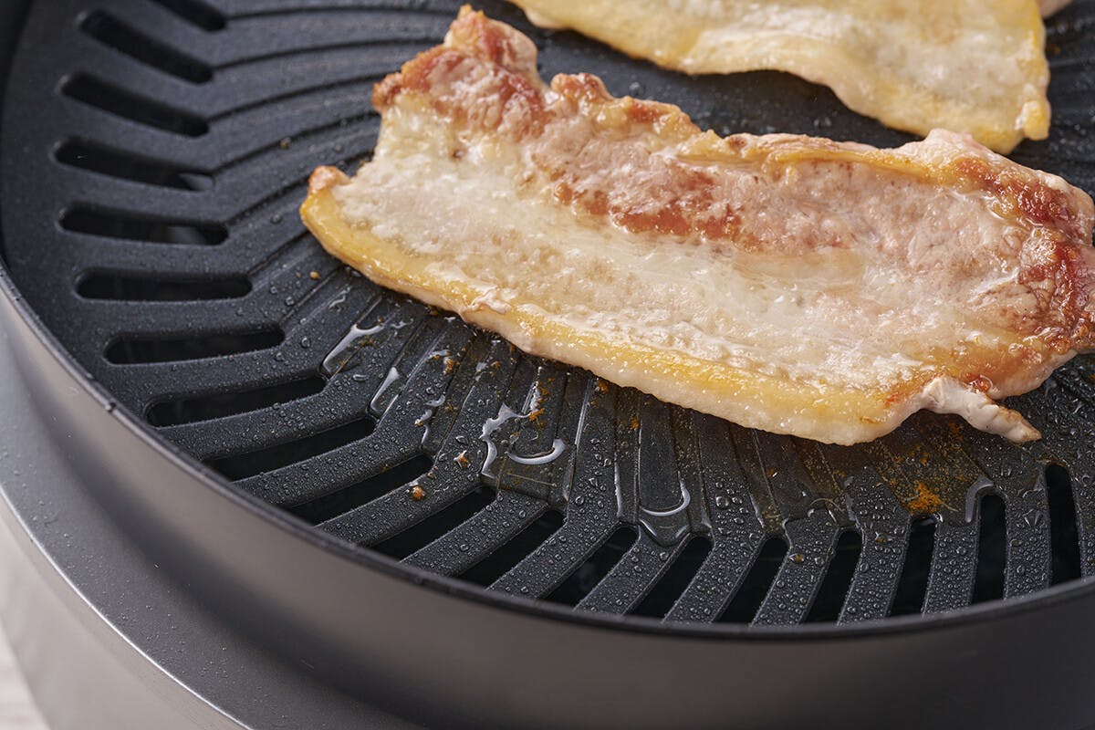 イワタニ スモークレス焼肉グリル やきまるスリム トングセット 送料