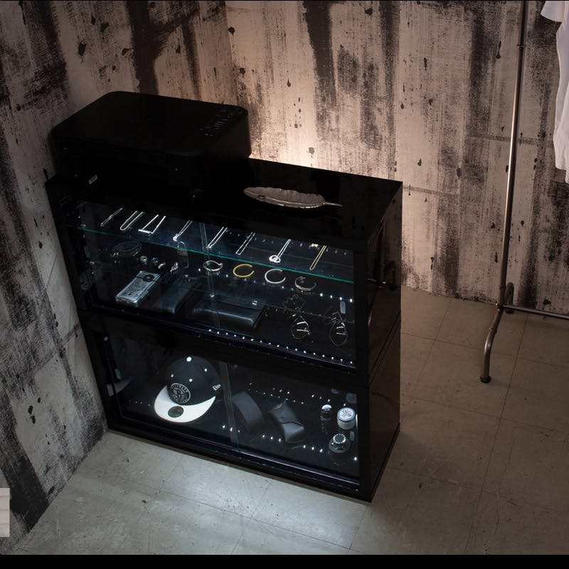 引き戸ガラスケース ROLAND】しっかり守る頑丈設計 引戸ガラス扉付ユニットブラック