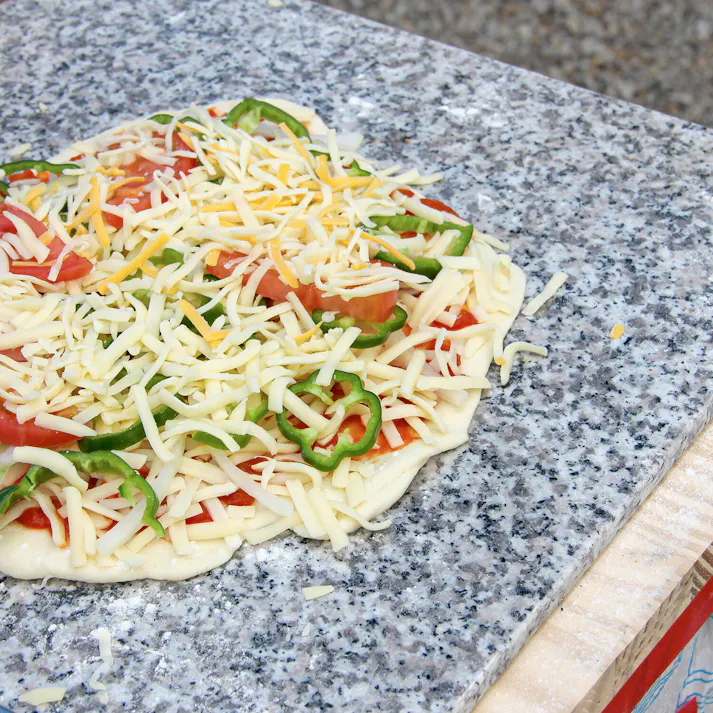 生地が引っ付かない【パンこね台】 【2枚セット】 のし台 安心の日本製 【40×30×1.3cm】 はじめての方にも使いやすい安心サイズ 【ホワイト色】 親子で楽しくパン作り 耐久性の高い御影石 安心の日本製 ゴシゴシ洗えてお手入れも楽々