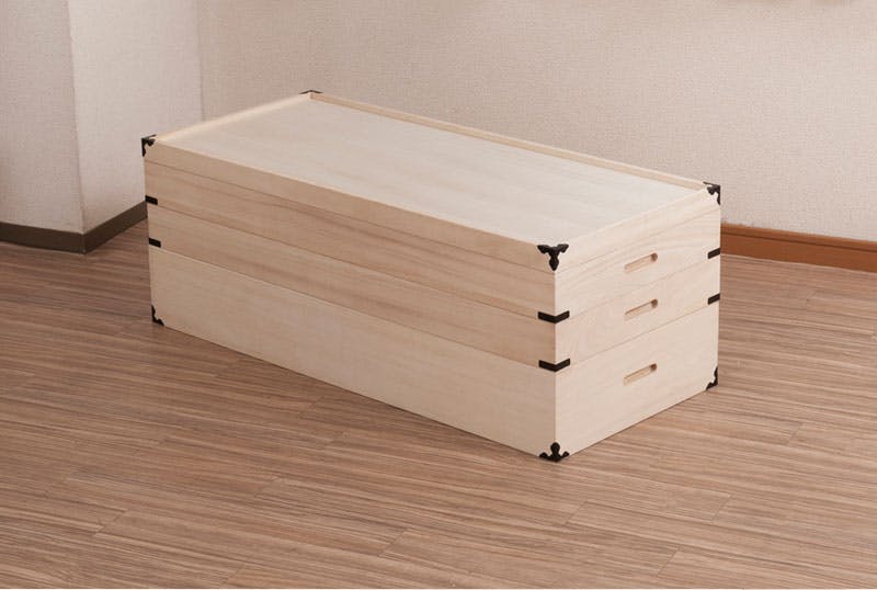 美品 桐衣装箱3段 和タンス 衣装ケース クローゼット 着物収納 桐箪笥 桐衣装箱3段 浅深型 隅金具付 桐衣装ケース3段 高級桐ケース 箪笥