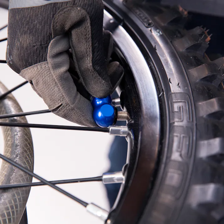 モーションプロ(Motion Pro) デジタルタイヤゲージ 60psi バイクメンテナンス工具 空気圧 (タイヤ内圧) の測定や調整 正確なデジタル表示 #08-0751