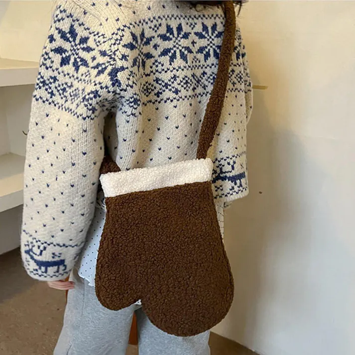 クリスマスバッグ かわいい 赤い手袋 大容量 ショルダーバッグ レデース 漫画 ぬいぐるみ ふわふわ もこもこ 秋冬 パーティー用