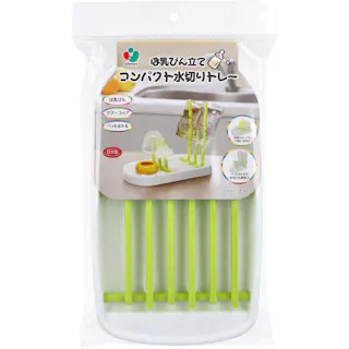ほ乳びん立て コンパクト水切りトレー × 1点 折りたたみできるコンパクトサイズの水切りトレー。 ほ乳びん・マグ・コップ・ペットボトルなどを立てることができるシンプル&コンパクトな水切りトレーです。 【送料込み】