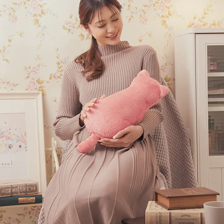 【ふわふわにゃんこ湯たんぽ ローズピンク 】 ちあふる ネコ型 ソフト 湯たんぽ 電気不要 手洗い可 フック付 省エネ 防寒 アウトドア JAN:4571414696340