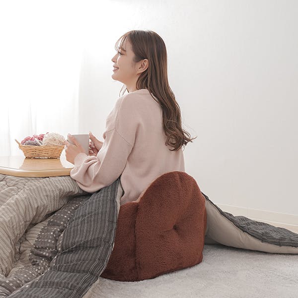 あったかふわふわ腰ボアクッション ブラウン×ココア 約35×40×42cm