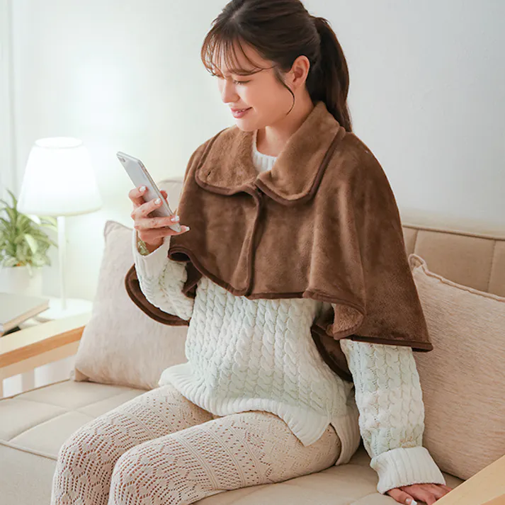 【HOTα肩首あったかおやすみウォーマー ブラウン 約98×62×1.5cm お得な2個セット】 ちあふる 睡眠時の冷え対策 布団との隙間を埋める 吸湿発熱 肩冷え防止 肩まで暖か フランネル 軽量 ボタン式 丸洗い ズレにくい 節電 冬用 JAN:4571414694322