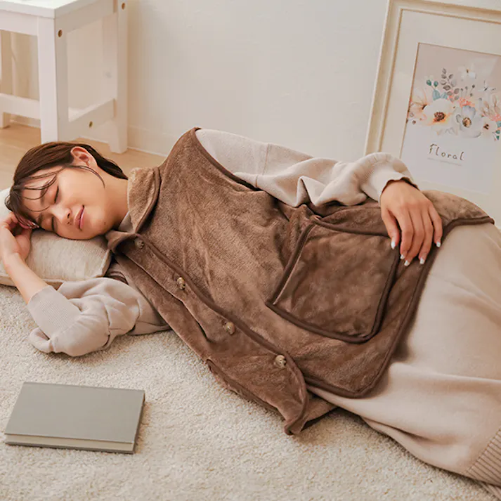 【HOTαあったかくつろぎベスト ブラウン 着丈約72cm お得な2個セット】 ちあふる 吸湿発熱 フランネル 軽量 ロング丈 えり付き ポケット 丸洗い 節電 冬用 JAN:4571414694421