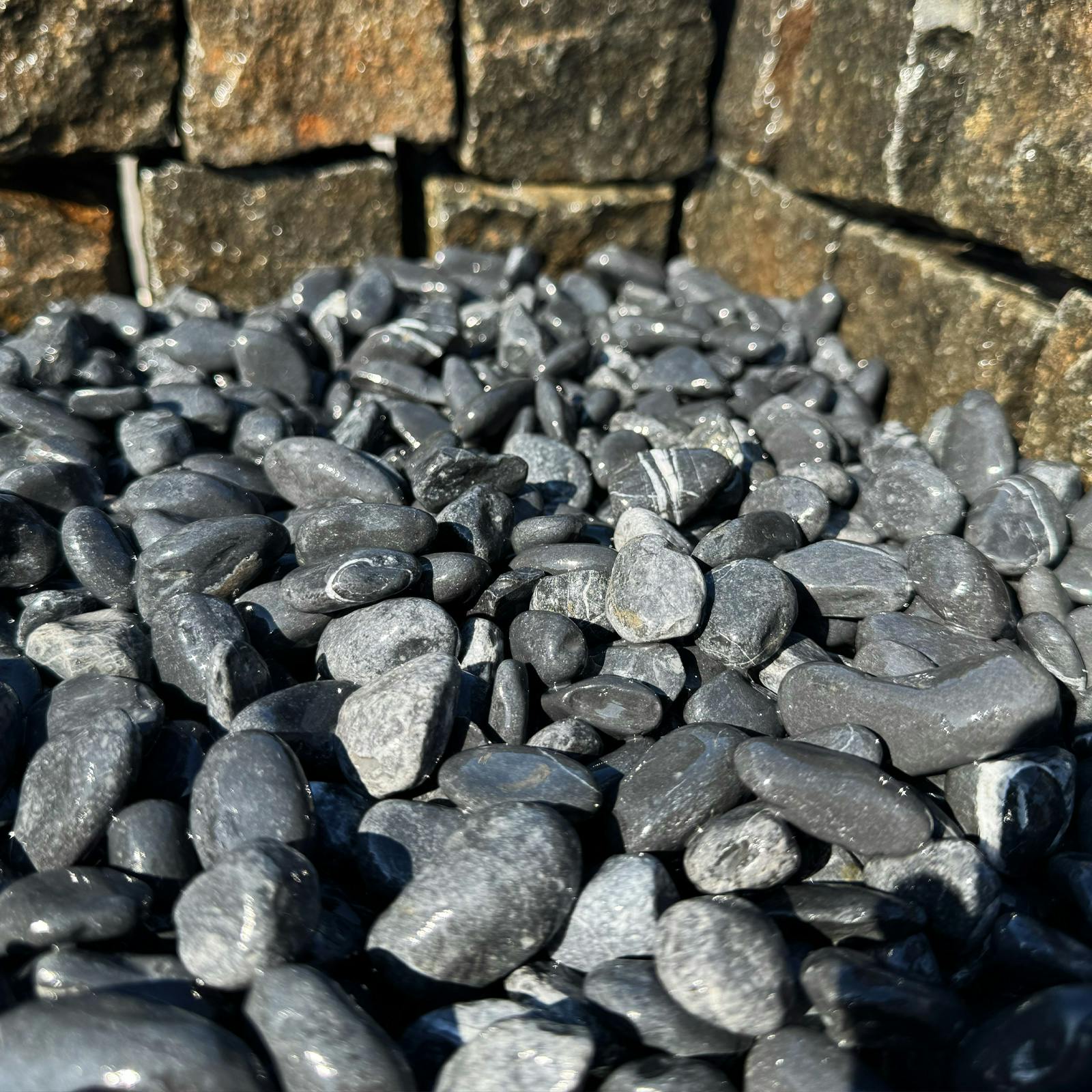 TAIKOH スモーキーブラック 5分 15-20mm 10kg 化粧砂利 黒 ブラック グレー 玉石 中