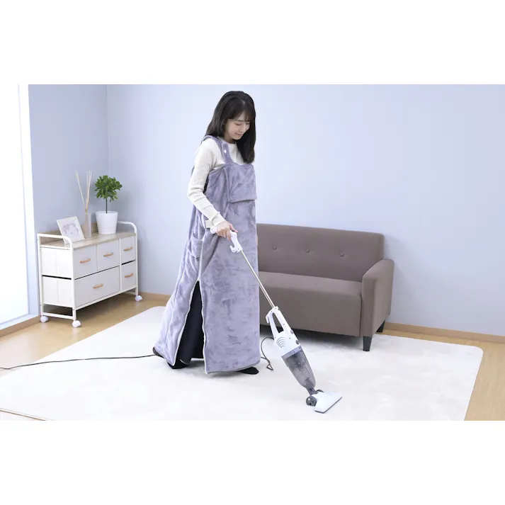 着る電気毛布 1枚3役!着たまま動ける電気毛布 ラベンダー エプロン型 肩紐で丈の調節可能 こたつみたい 2時間オフタイマー 電源自動オフ コントローラー付 ポケット ファスナー開閉 着て 広げて ごろ寝マットとしても 丸洗いOK(ネット使用) 【送料込み】 #4550533057928 flife