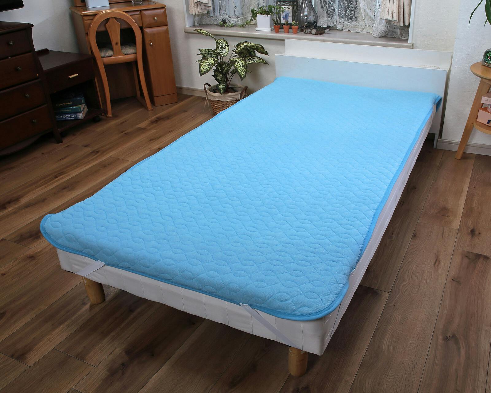 ぬくぬく＆サラリのリバーシブル敷パッド【シングル】カラー：ブルー　冬は暖か、春夏は爽やかな両面使える敷パッド　オールシーズン対応のリバーシブル仕様　春夏は綿100％パイル　秋冬はマイクロファイバー 布団・ベッド兼用 四隅ゴムバンド付き 【送料込み】 ＃4534388393615 flife