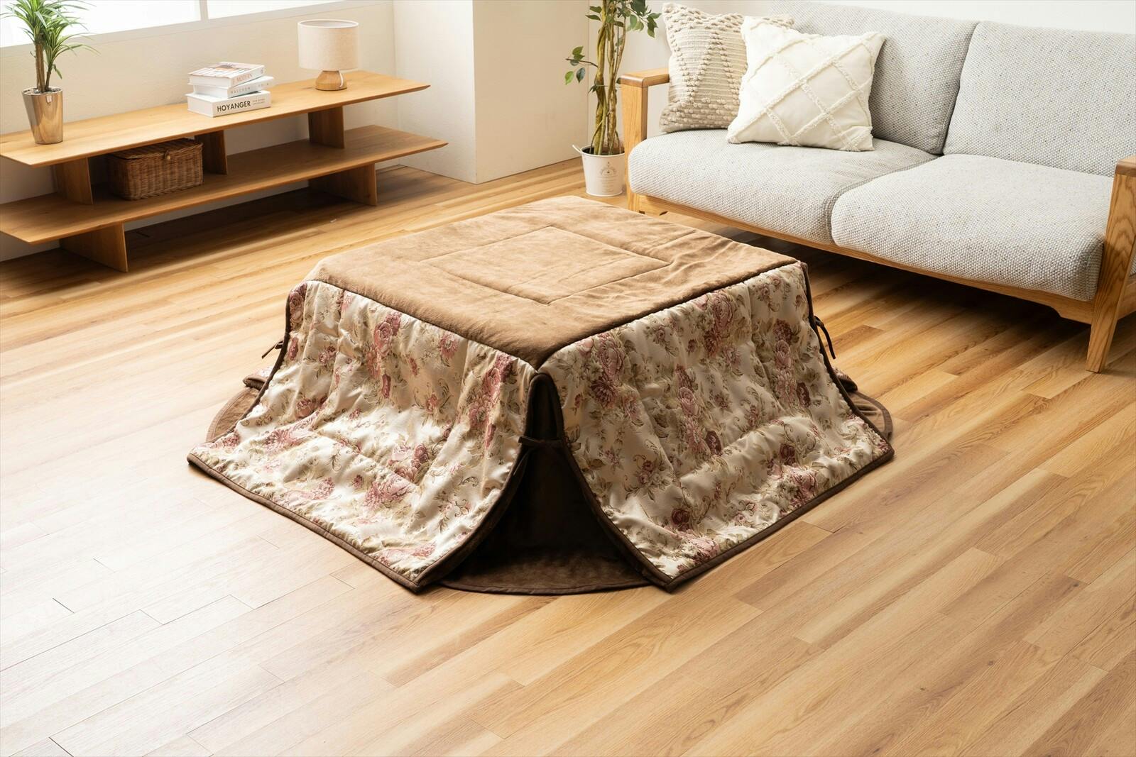 ジャカード織省スペースこたつ掛布団 【正方形 ベージュ】　花柄 高級感 裏面 フランネル生地 コンパクト 丸洗いOK！(ネット使用)　【こたつ掛け布団のみ】※こたつは商品に含まれておりません。 【送料込み】 ＃4550317226236 flife