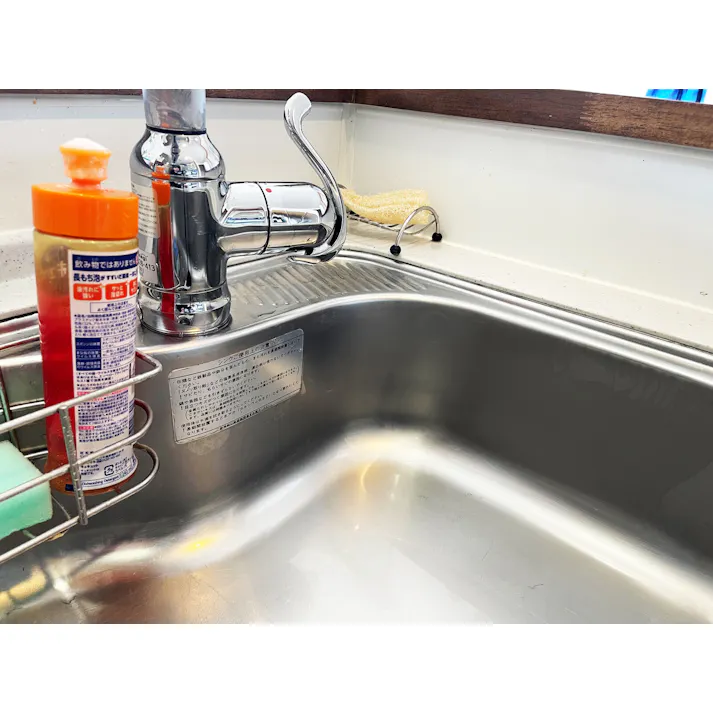 業務用 輝きが戻る水アカ・鏡のウロコ取り【1本】 蛇口 シンク ハウスクリーニング業者が使用している業務用 お風呂場の鏡 【送料込み】 #4560162565985 flife