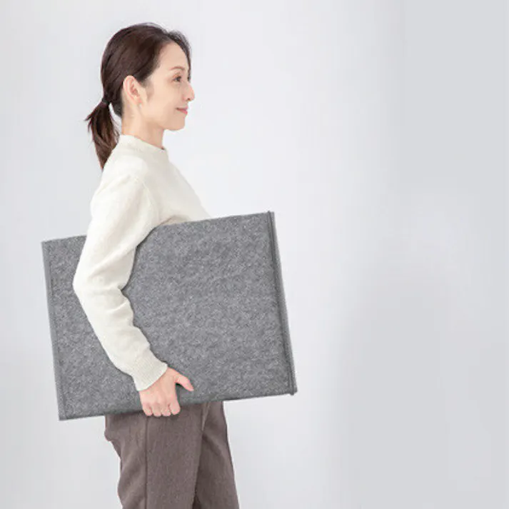 折りたたみ式遠赤外線パネルヒーター 足元ぽかぽか 電源を入れて約1分で心地よい暖かさ パネル一体型のひざ掛け付 遠赤外線 薄型 コンパクト 収納 持ち運びラクラク 温度調節5段階 オフタイマー6段階 自動停止機能 過熱防止 省エネ 1年間保証 【送料込み】 #4582448332203 flife