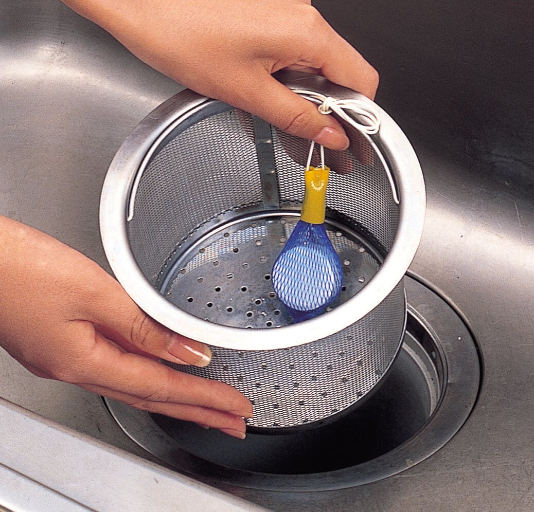 せいけつクリーン15個組　吊るすだけでカビ・ヌルヌル解消 悪臭・パイプ詰まり・除菌 お掃除手間いらず 約30~50日効果が持続 吸盤付き 設置ラクラク 【送料込み】 ＃4589978836409 flife