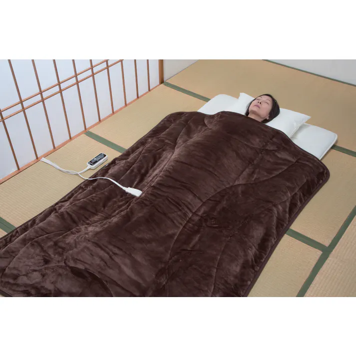 体にフィットする電気掛毛布 快適な睡眠をサポート 睡眠タイマー 頭寒足熱配線 フランネル生地 中綿入り 温度無段階調節 2種類のタイマー付き ※ドラム式洗濯機では洗濯できません 1年間保証書付き 【送料込み】 #4550533131178 flife