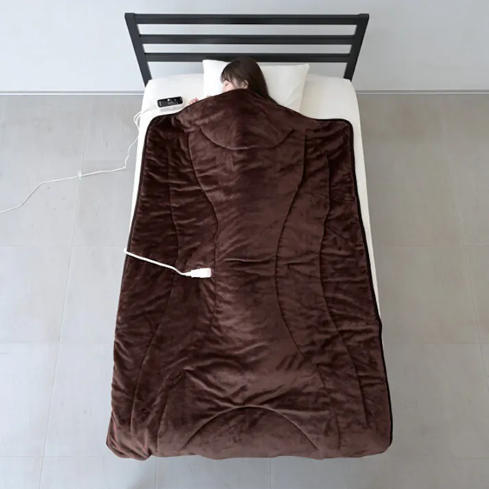 体にフィットする電気掛毛布 快適な睡眠をサポート 睡眠タイマー 頭寒足熱配線 フランネル生地 中綿入り 温度無段階調節 2種類のタイマー付き ※ドラム式洗濯機では洗濯できません 1年間保証書付き 【送料込み】 #4550533131178 flife