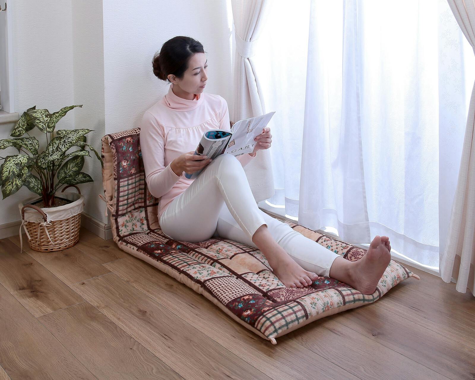 パッチワーク調あったか ごろ寝長座布団　1枚　／カラー：ブラウン　お昼寝 ソファ クッション ワイド＆ロング 男性にもおすすめ ループ＆ひも付き 【送料込み】 ＃4534388423145 flife