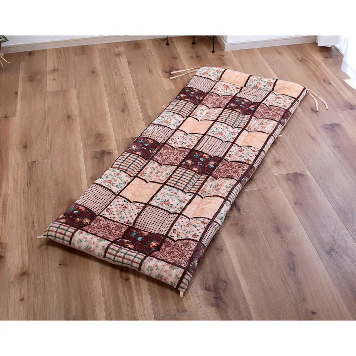 パッチワーク調あったか ごろ寝長座布団 1枚 /カラー:ブラウン お昼寝 ソファ クッション ワイド&ロング 男性にもおすすめ ループ&ひも付き 【送料込み】 #4534388423145 flife