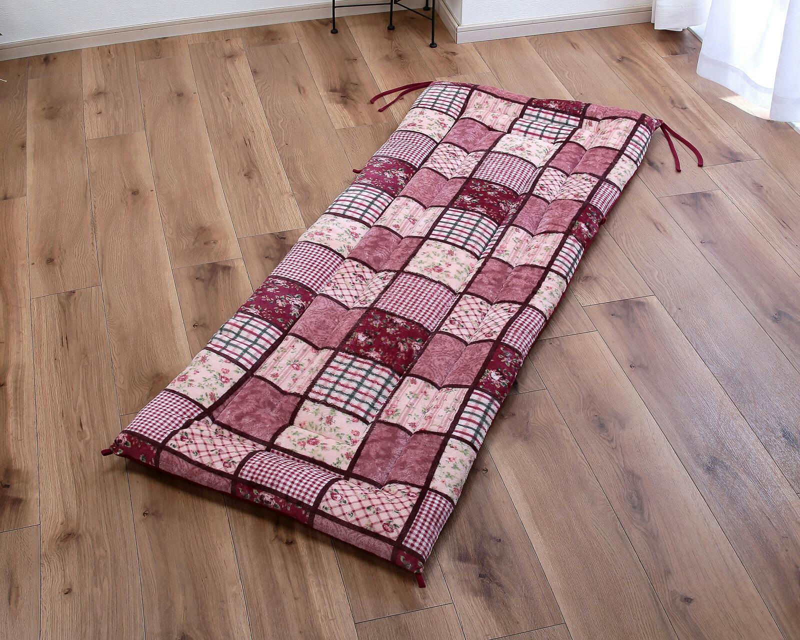 パッチワーク調あったか ごろ寝長座布団　2色組　／カラー：ワイン+ブラウン　お昼寝 ソファ クッション ワイド＆ロング 男性にもおすすめ ループ＆ひも付き 【送料込み】 ＃4589978836355 flife