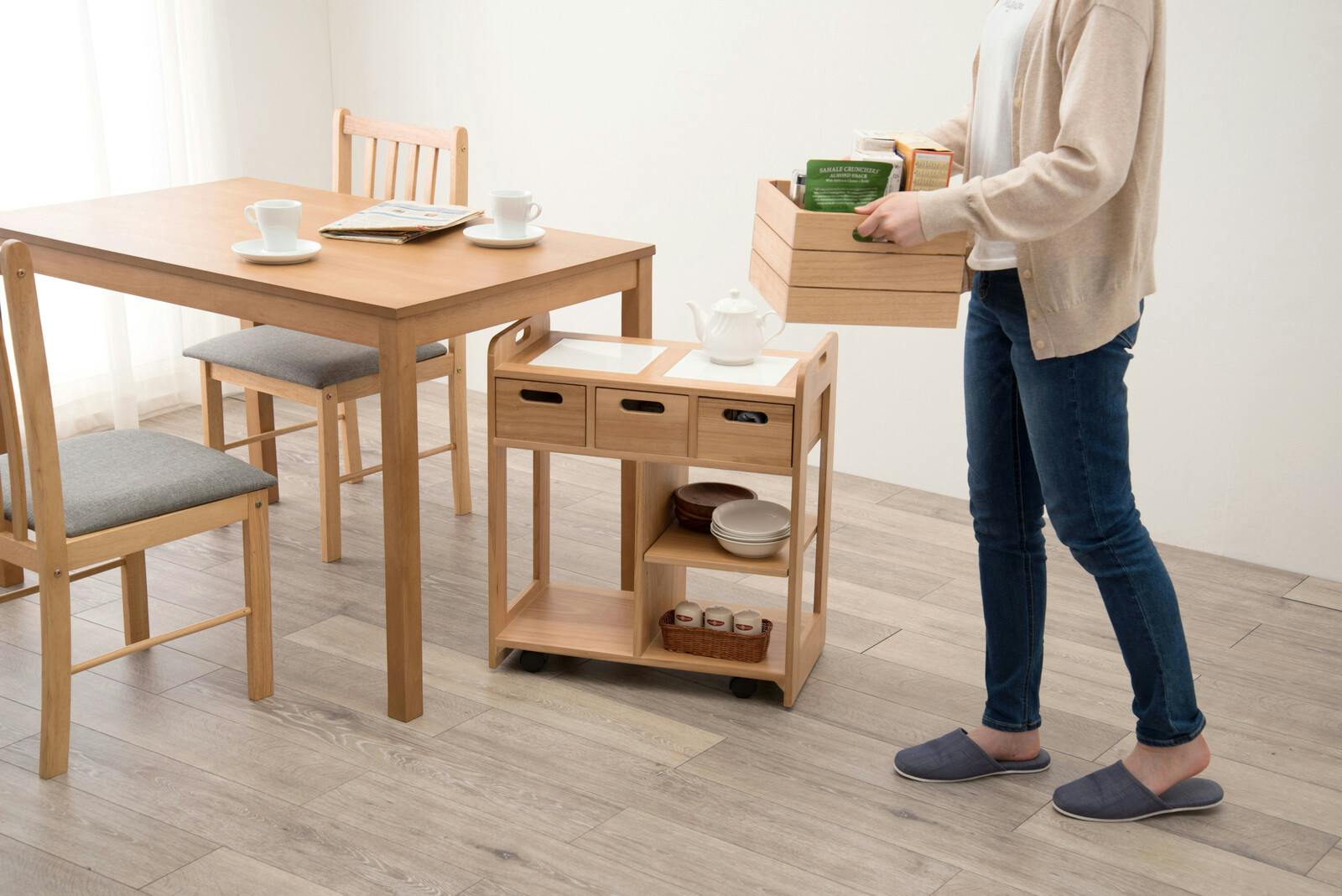 机下に収まる天然木キッチンワゴン ナチュラル 【送料込み